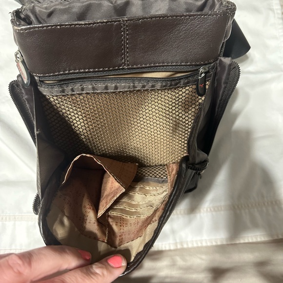 Travelon Dark Brown Leather Crossbody Bag - Picture 4 of 5